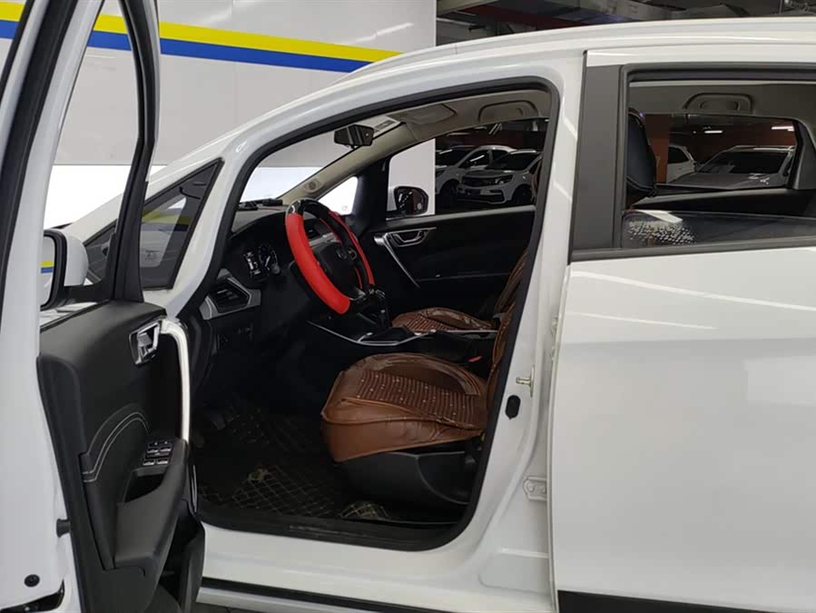 GEELY Vision X3 2019 immagine di auto #10