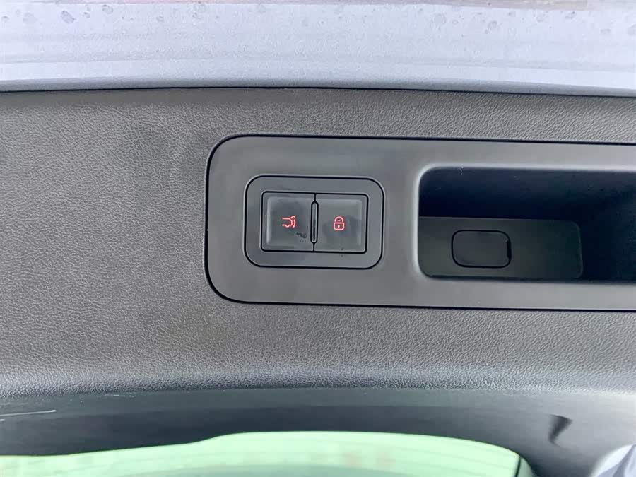 BYD SongL DM-i 2025 car image #10