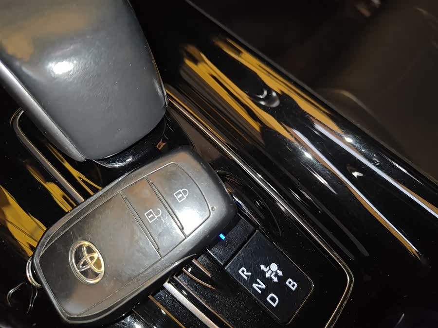 Toyota C-HR EV 2021 #10 Toyota C-HR EV 2021 image de voiture #10