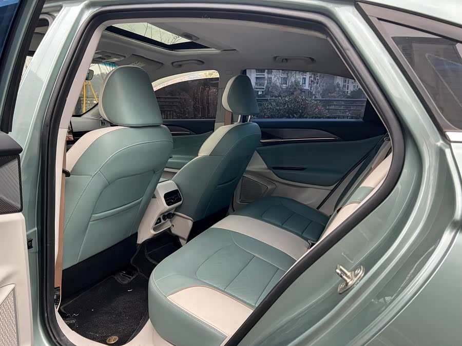GEELY 2023 car image #10