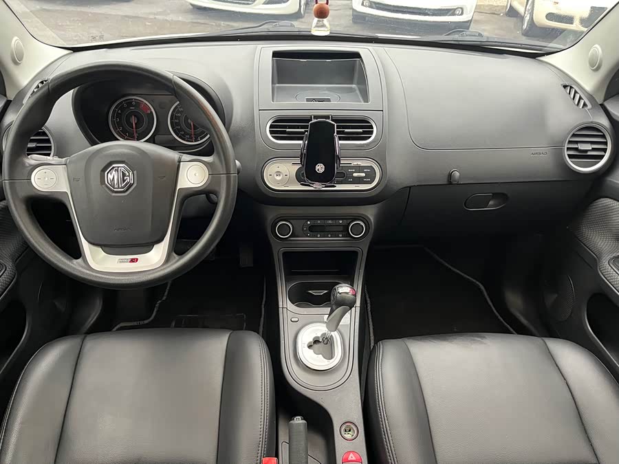 MG 3 2015 car image #10