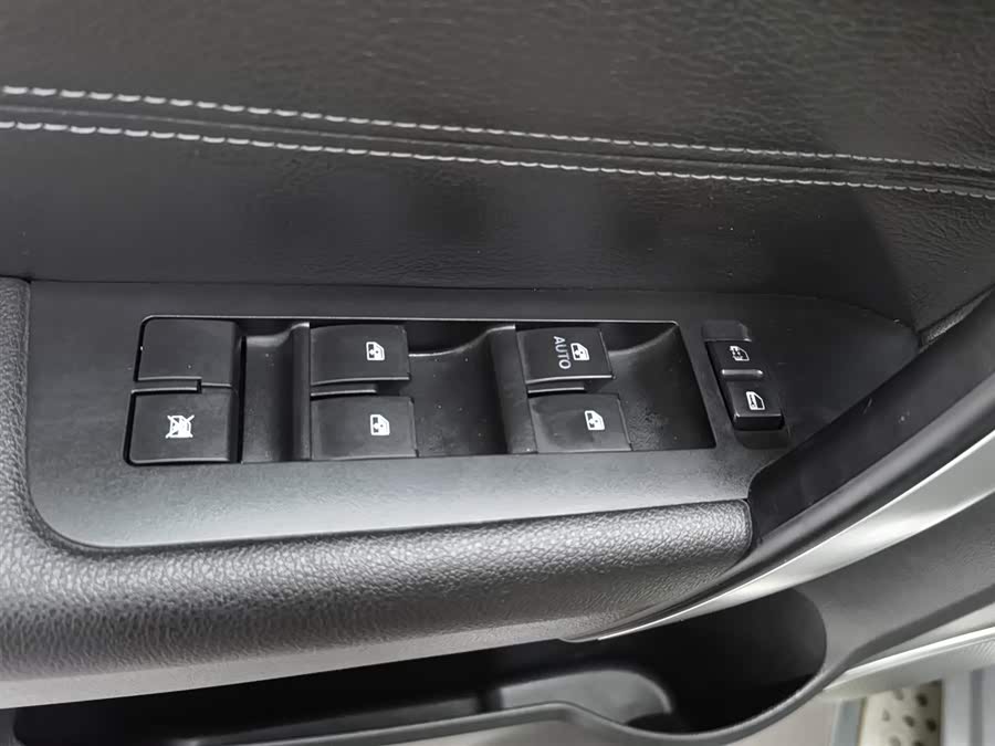 Chevrolet Captiva 2014 car image #10