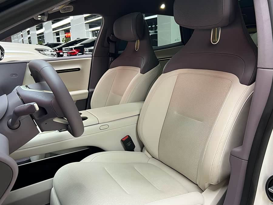 阿维塔 阿维塔06 2025 汽车图片 #10