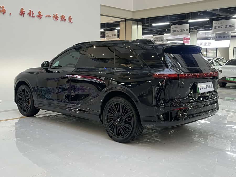 Xpeng G9 2025 car image #10