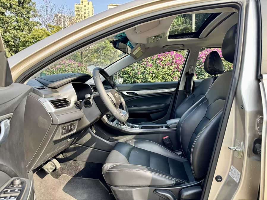 GEELY Emgrand 2019 car image #10