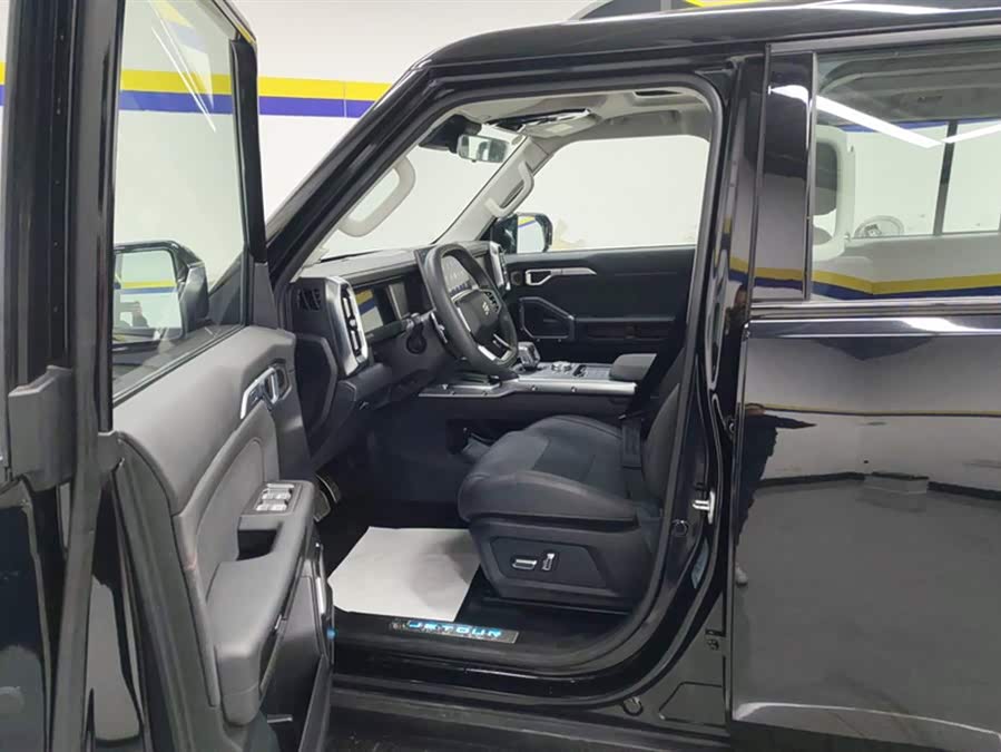 Jetour Traveller 2023 car image #10