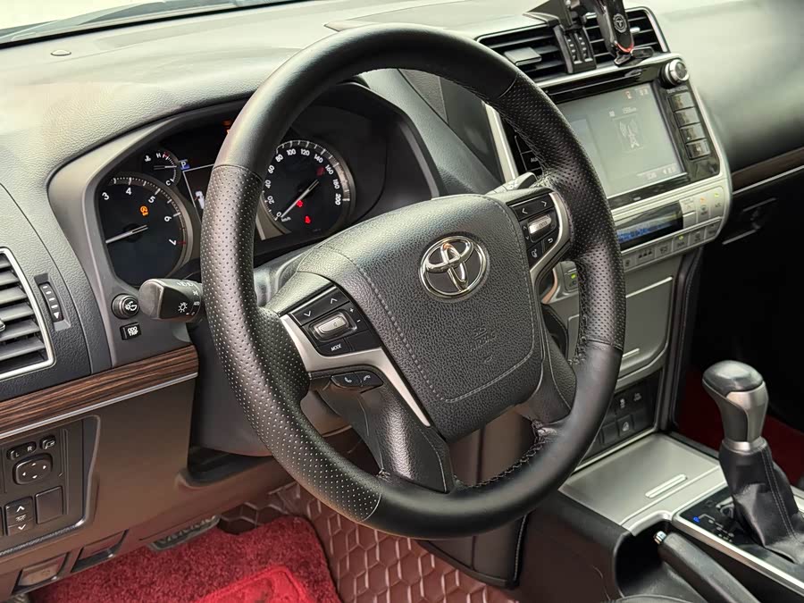 Toyota Land Cruiser Prado 2019 car image #10