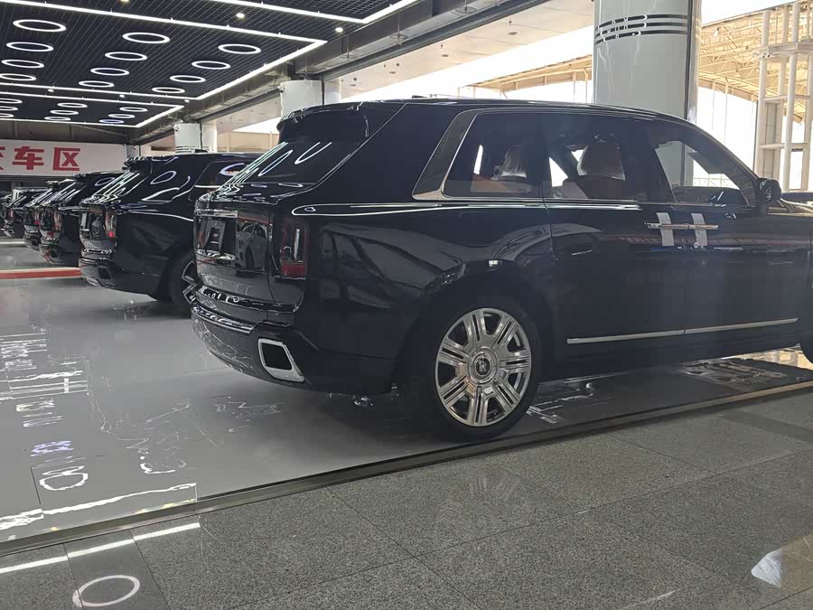 Rolls-Royce car image #10