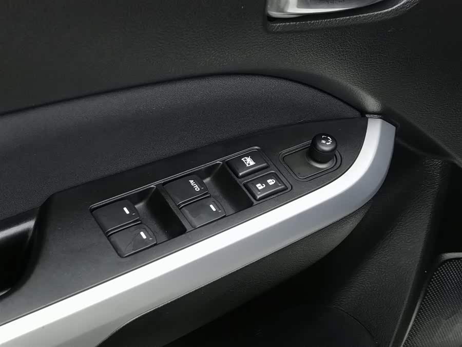 铃木 维特拉 2017 汽车图片 #10