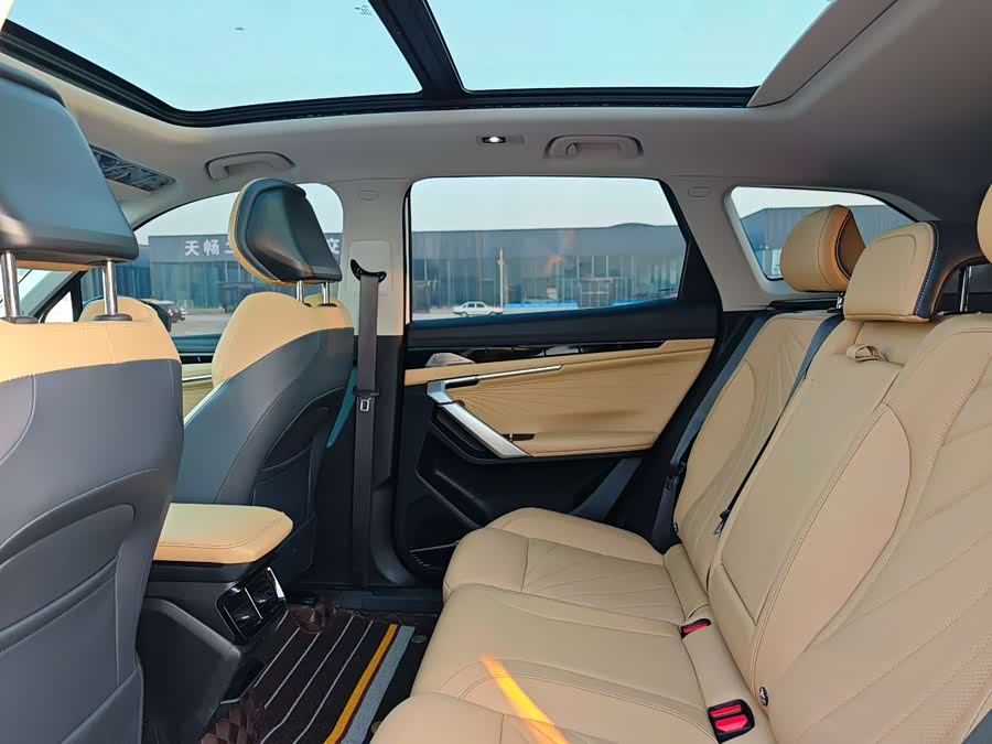 GEELY Boyue L 2023 car image #10
