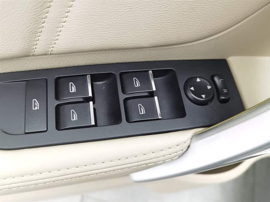 GEELY Emgrand 2017 car image #10