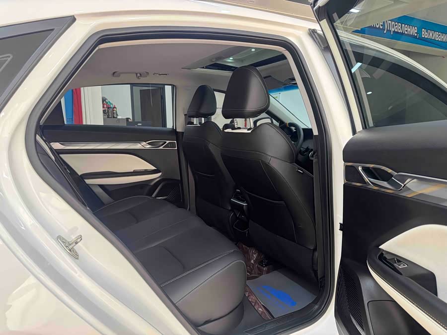 GEELY Emgrand L 2022 car image #10