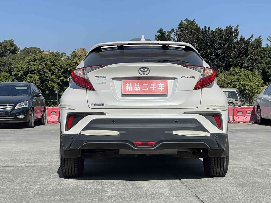 Toyota C-HR 2019 car image #10