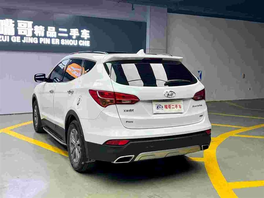 Hyundai Santa Fe 2016 car image #10