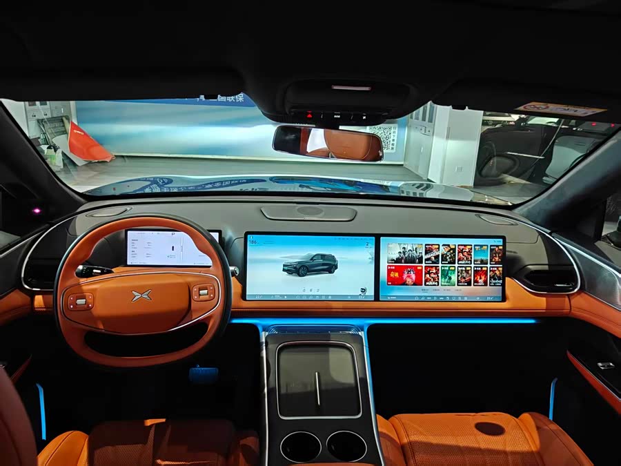 Xpeng G9 2025 صورة سيارة #10