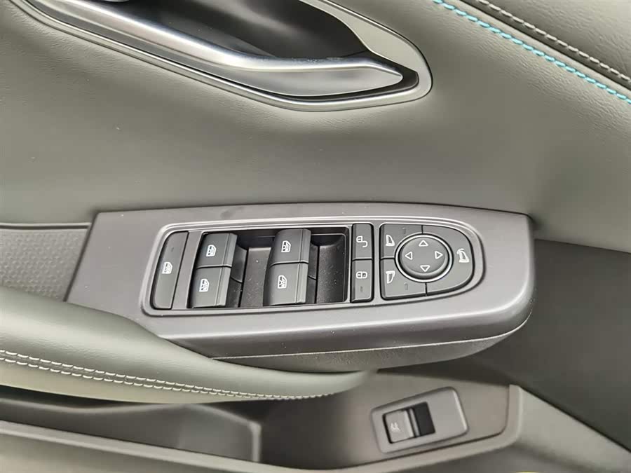 BYD SongL DM-i 2025 car image #10