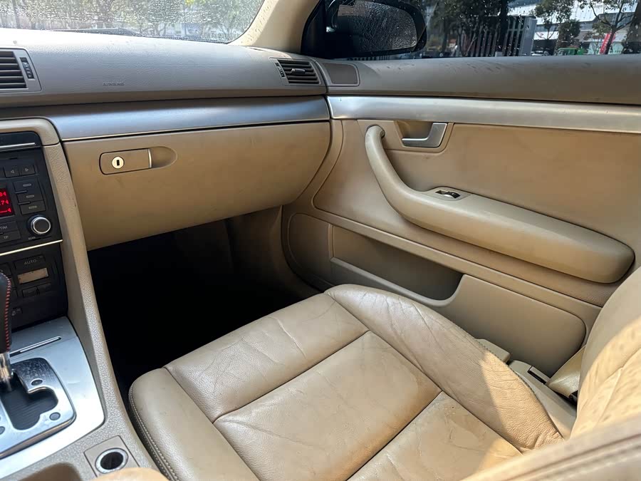 Audi A4 2008 immagine di auto #10