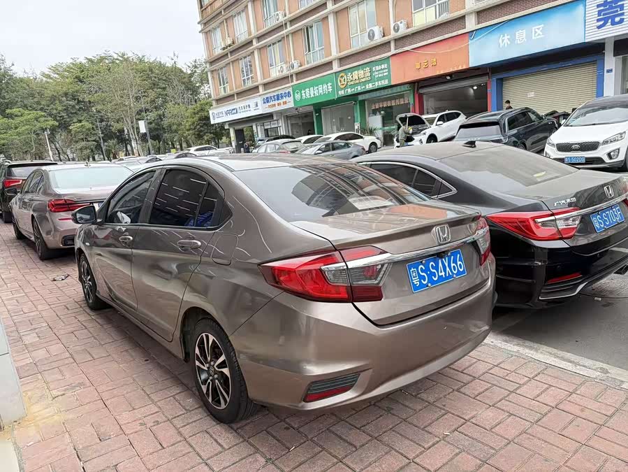 Honda Greiz 2018 #10 Honda Greiz 2018 صورة سيارة #10