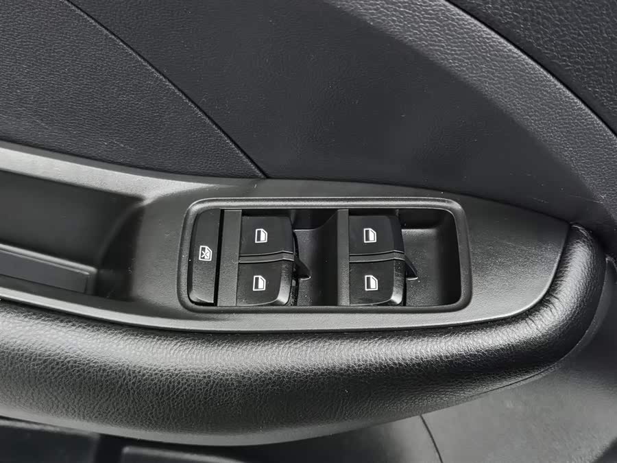 MG ZS 2020 car image #10