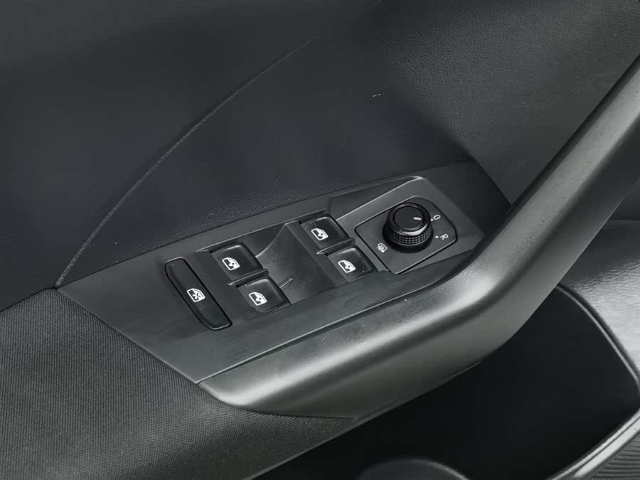 Volkswagen Tacqua 2021 car image #10