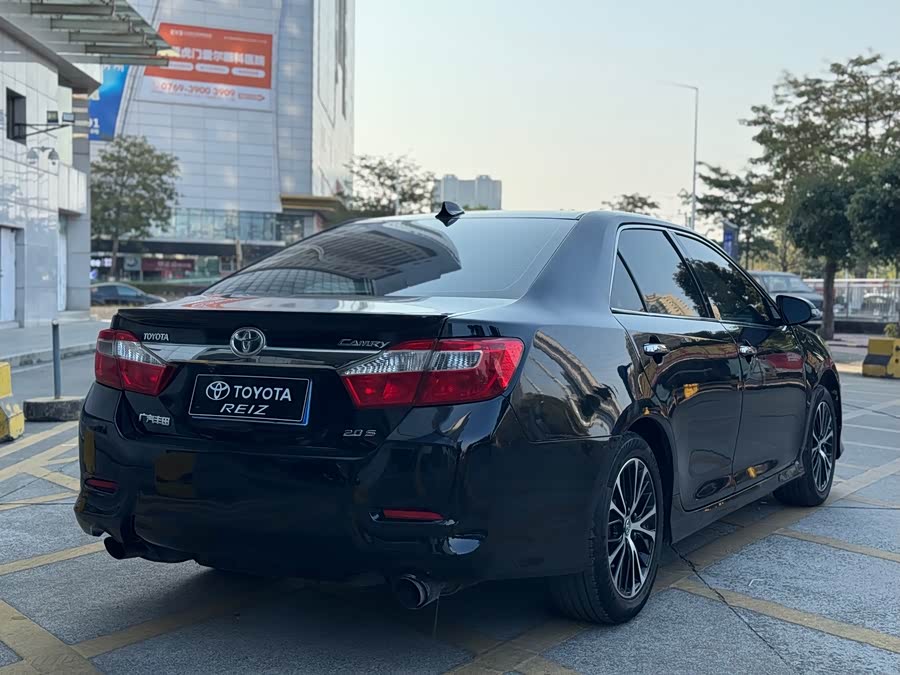 Toyota Camry 2014 immagine di auto #10