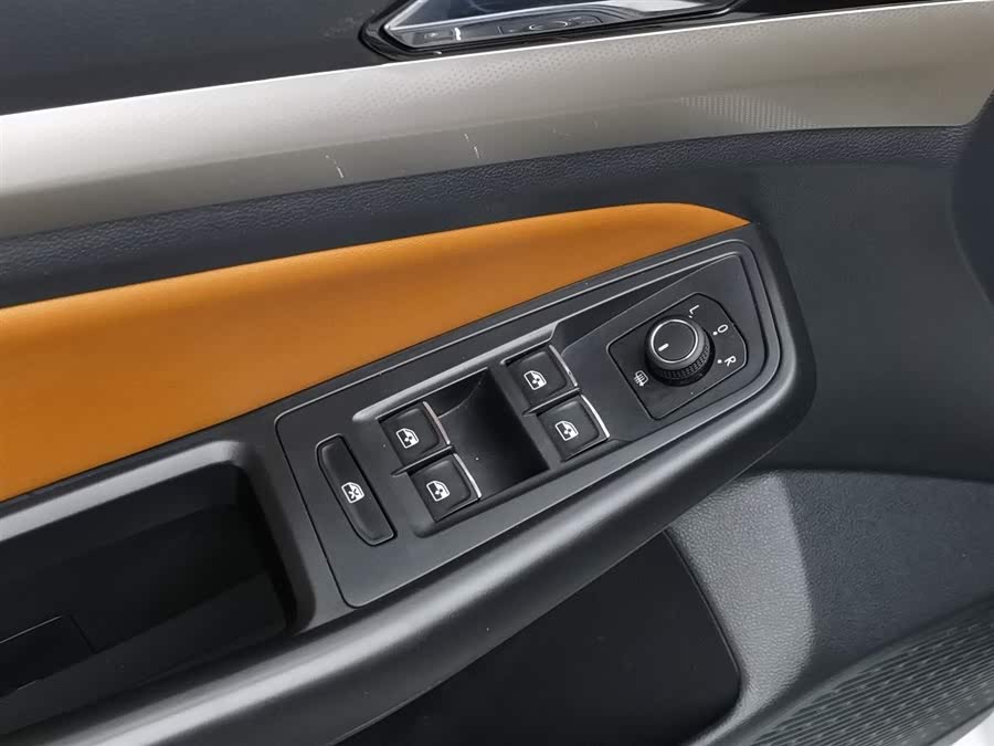 Volkswagen Bora 2023 car image #10