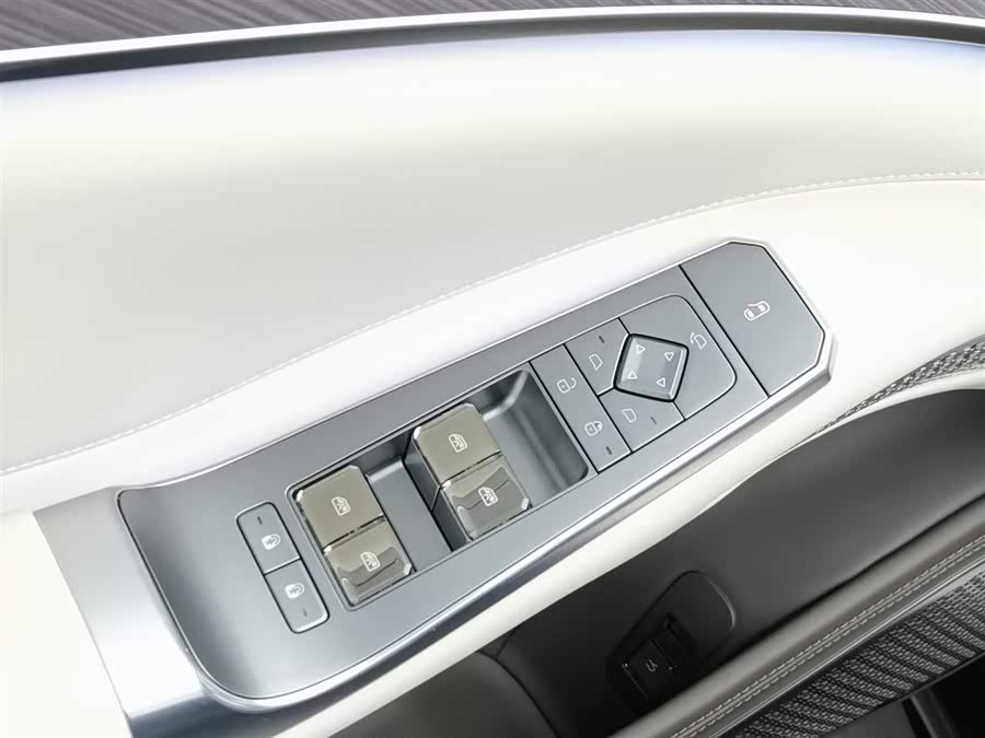 Denza Z9 2024 #10 Denza Z9 2024 car image #10