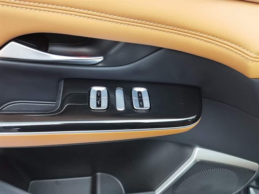 Xpeng G9 2025 car image #10