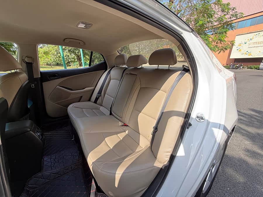 Kia K5 2019 immagine di auto #10