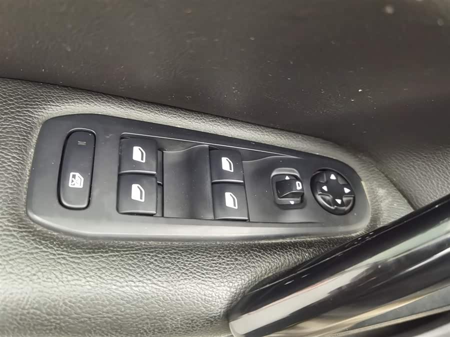 Peugeot 408 2015 immagine di auto #10