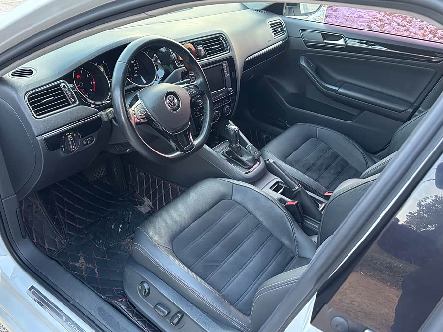 Volkswagen Sagitar 2018 immagine di auto #10