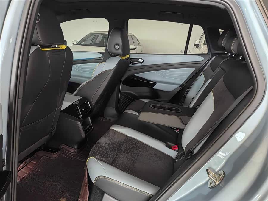 Volkswagen ID.4 X 2023 immagine di auto #10