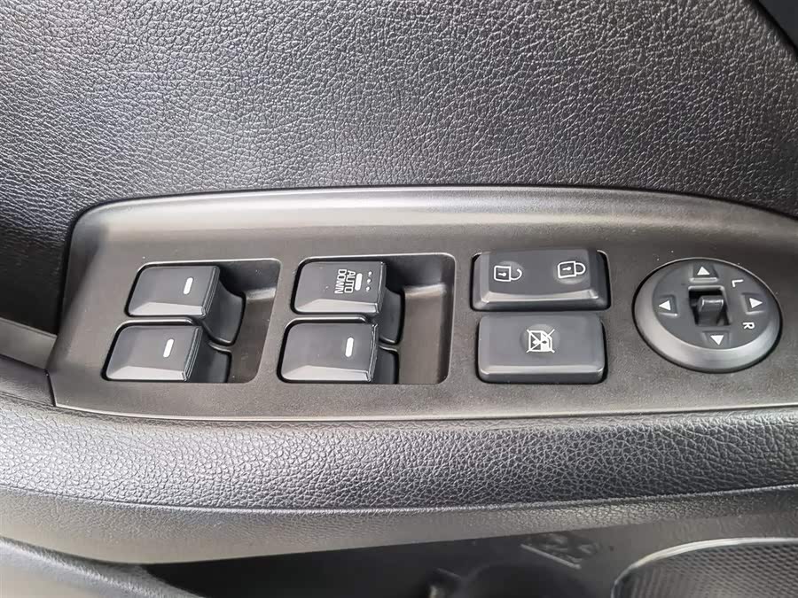 Kia K3 2017 car image #10