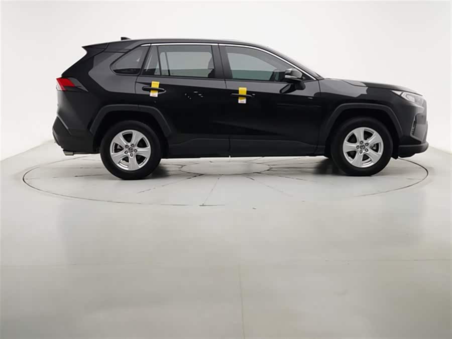 Toyota RAV4 2022 car image #10