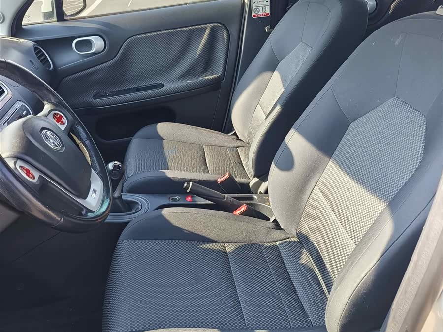 MG 3 2015 car image #10