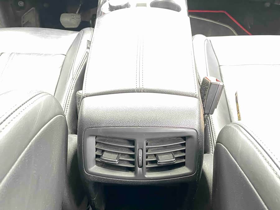 Peugeot 301 2017 car image #10