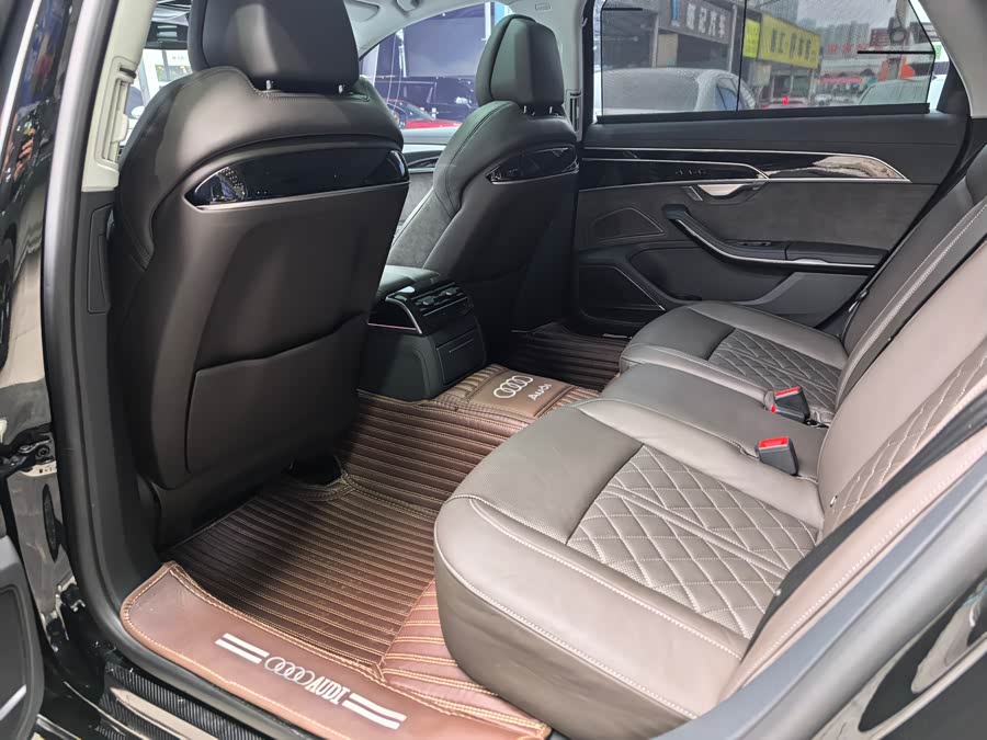 Audi A8 2020 immagine di auto #10