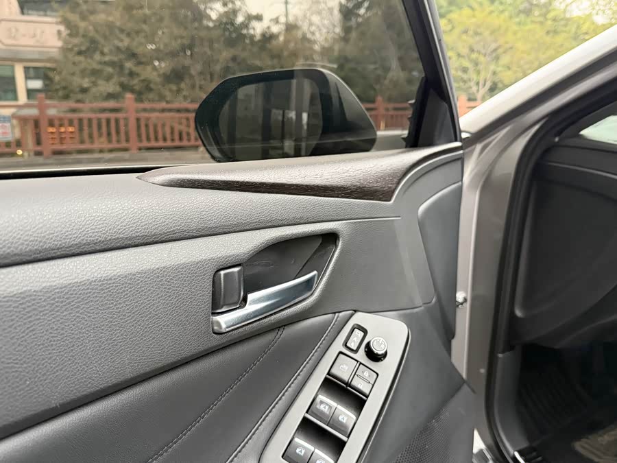 Toyota Avalon 2022 car image #10