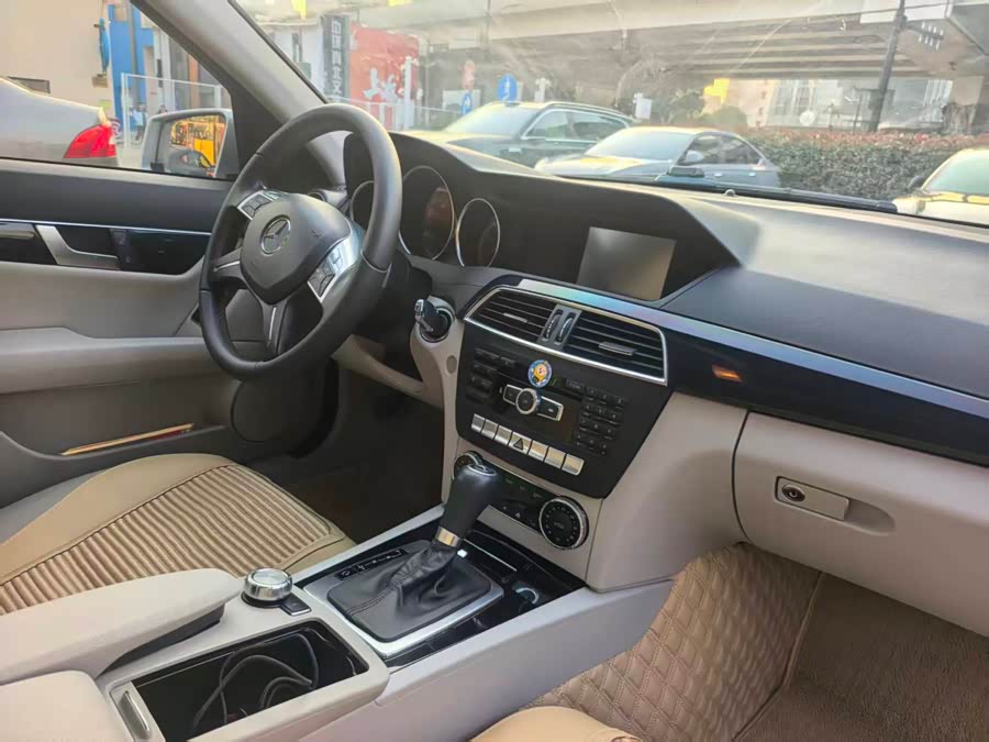 Mercedes-Benz C Class 2014 car image #10