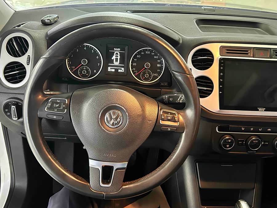 Volkswagen Tiguan 2019 car image #10
