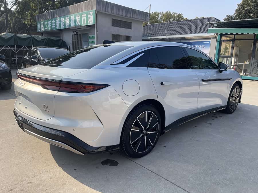 BYD HanL 2025 صورة سيارة #10