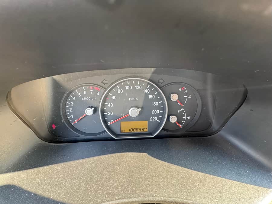 Kia Carens 2010 immagine di auto #10