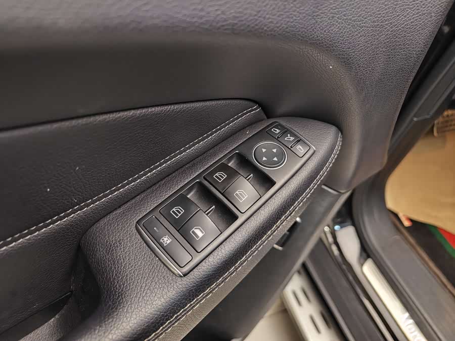 Mercedes-Benz GLE Class 2016 car image #10