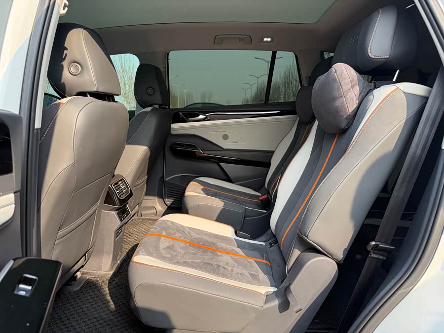 Volkswagen ID.6 Crozz 2024 immagine di auto #10