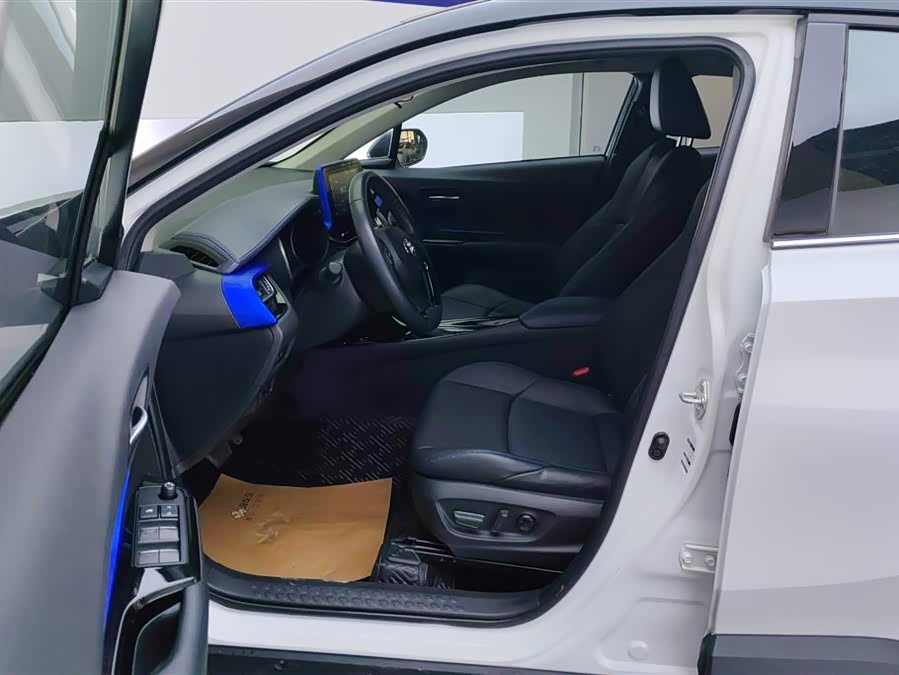 Toyota C-HR 2021 immagine di auto #10