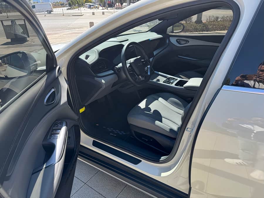 BYD Seal 07 DM-i 2024 #10 BYD Seal 07 DM-i 2024 immagine di auto #10