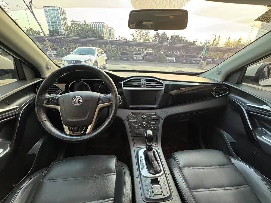 MG GS 2015 car image #10
