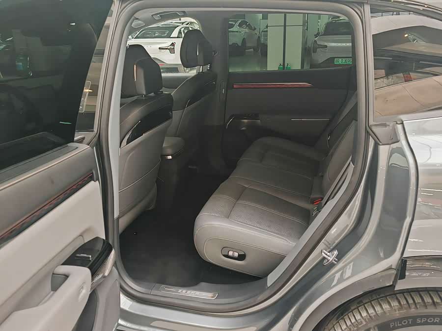 Zeekr 7X 2024 car image #10