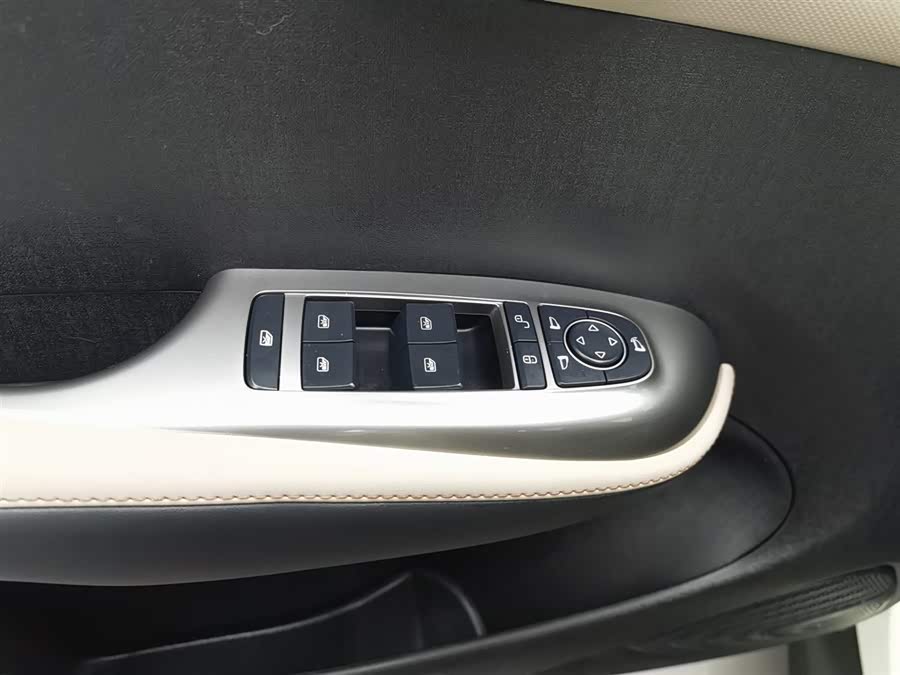 BYD Dolphin 2025 car image #10