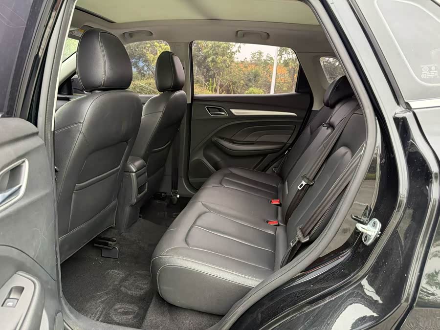 Roewe RX3 2018 изображение автомобиля #10